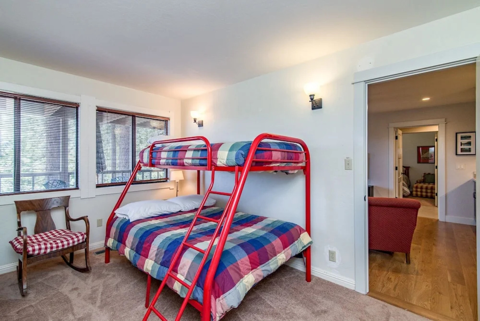 4br Lake View W/ Double Decks 4 Bedroom Cabin