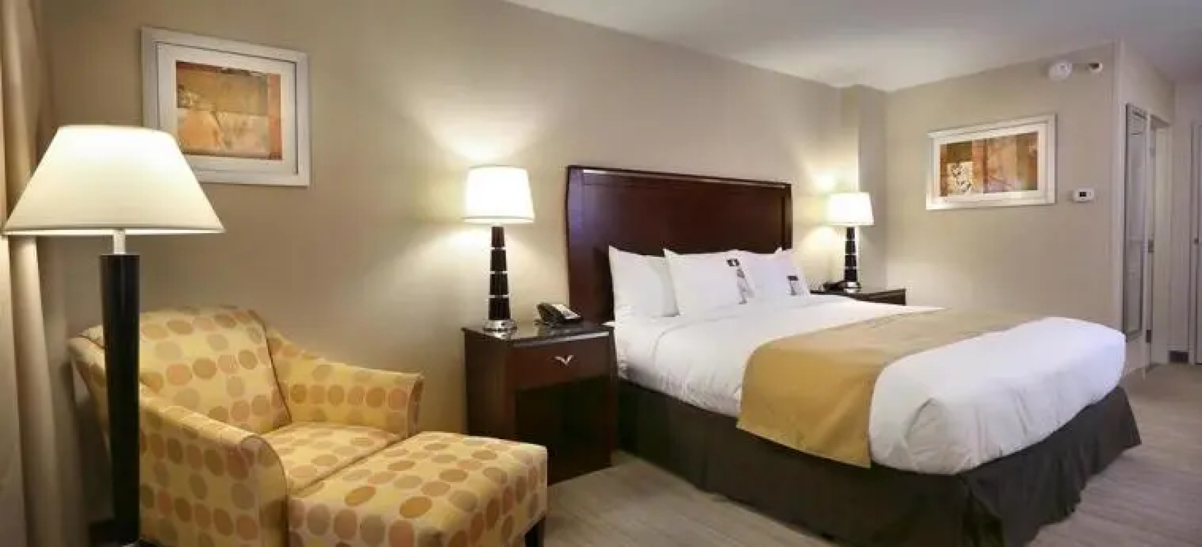 Radisson North Denver Graystone Castle Hotel