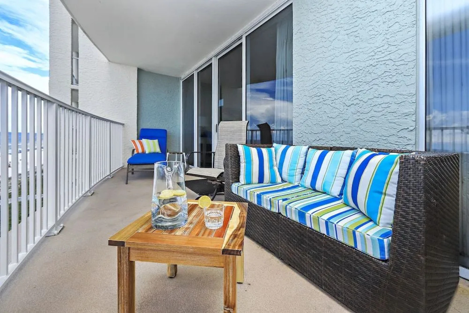 Long Beach 4 705 646546 by RedAwning