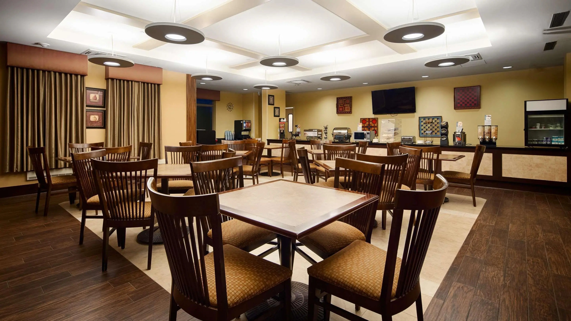 Best Western Plus University Park Inn & Suites
