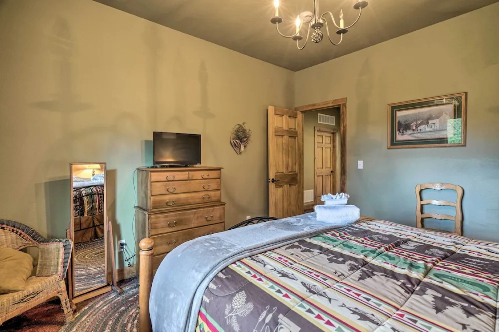 Cripple Creek Mountain Getaway w/ Hot Tub & Views!