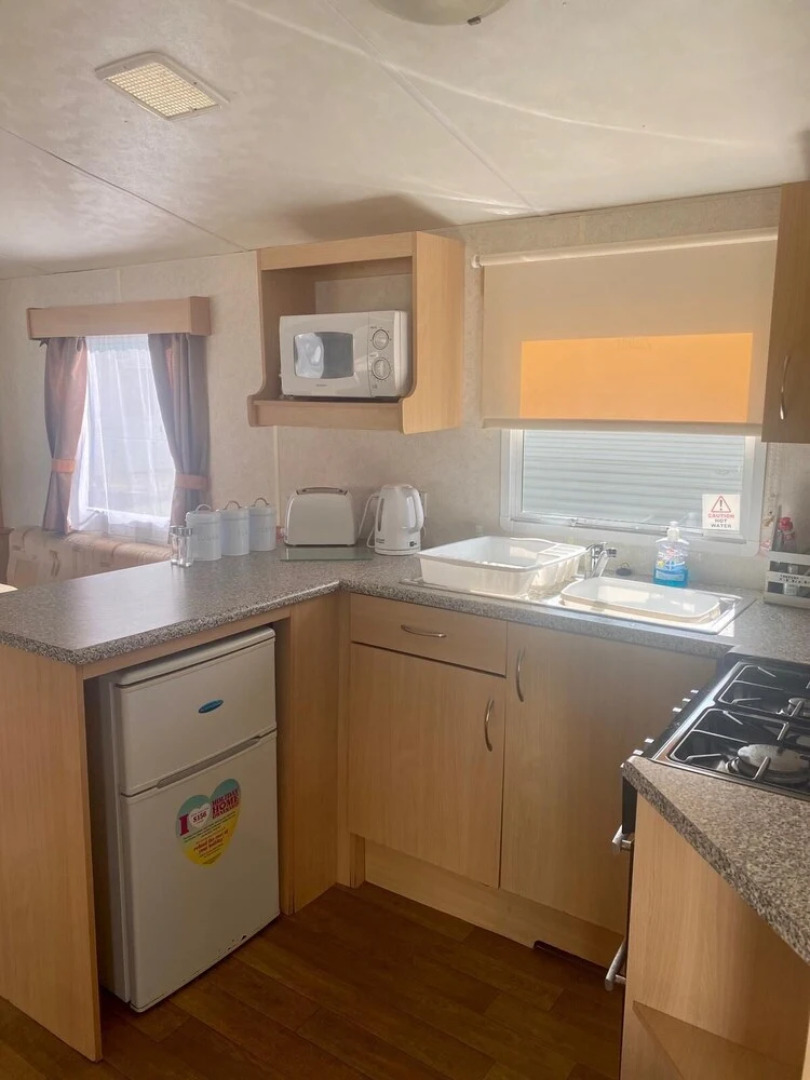 Stunning 2-Bed Sleeps 6 Caravan in Felixstow