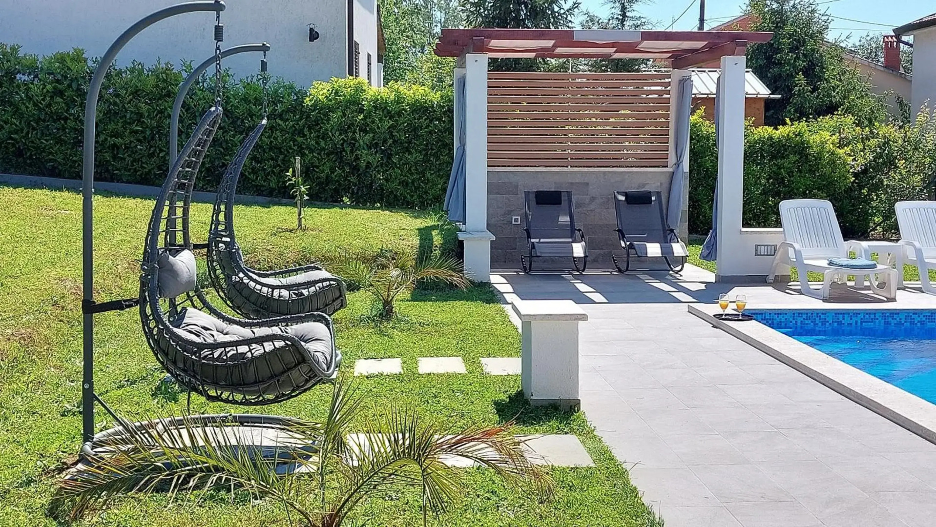 Villa Amoena with pool and sauna near Novigrad