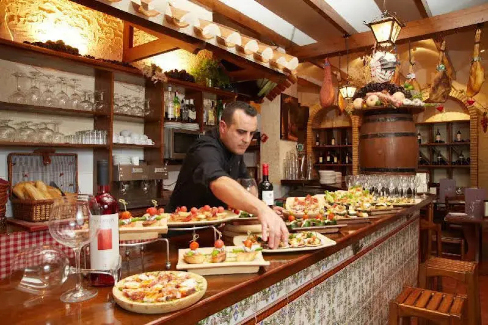 Las Lomas Village – Luxury Apartments