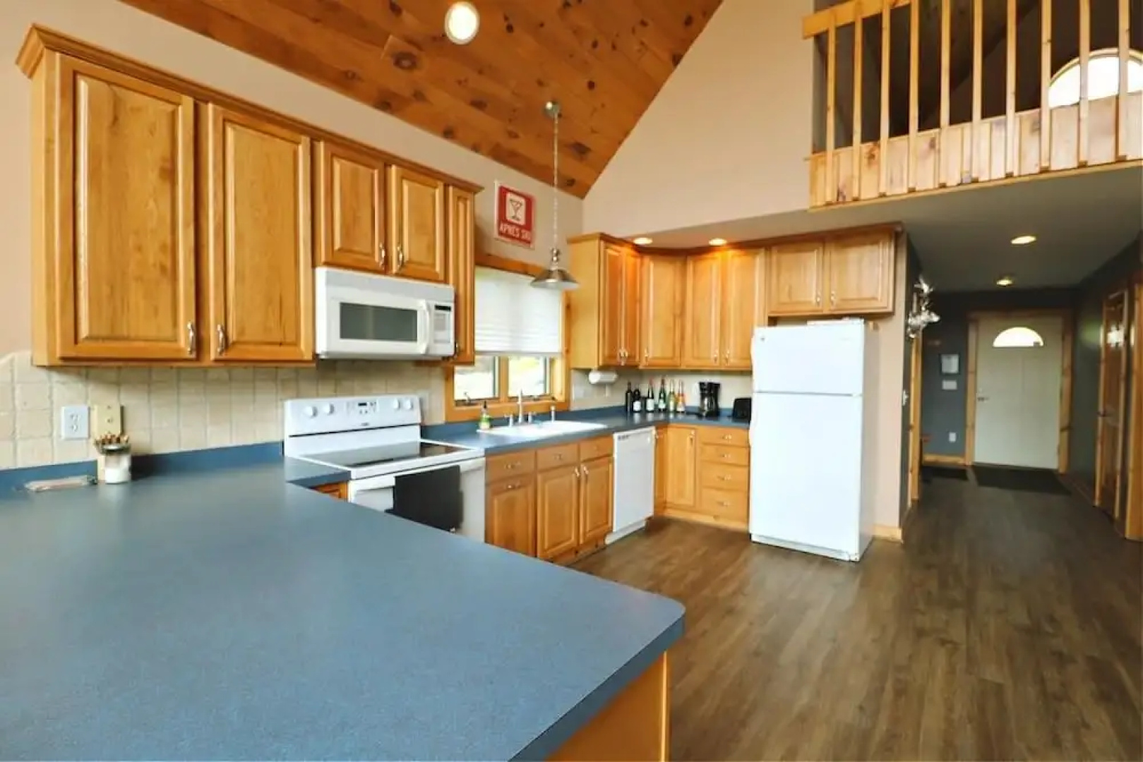 Northwood Views 4 Bedroom Chalet by Redawning