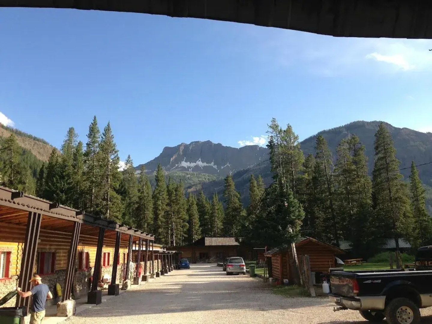 Grizzly Lodge