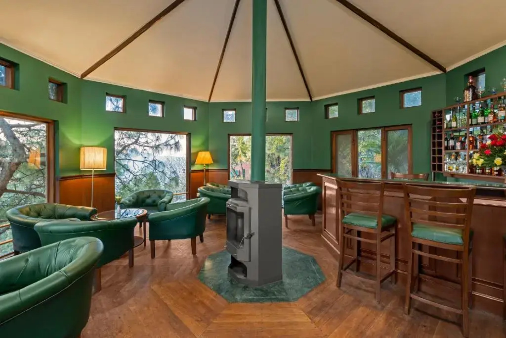 Baikunth Resorts, Kasauli