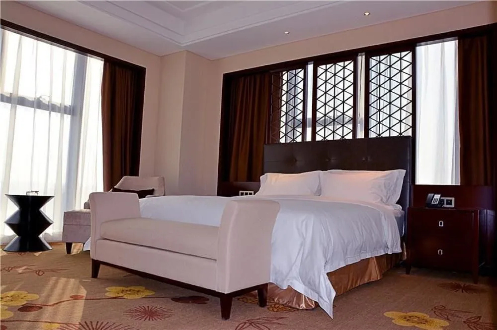 Howard Johnson Hotel