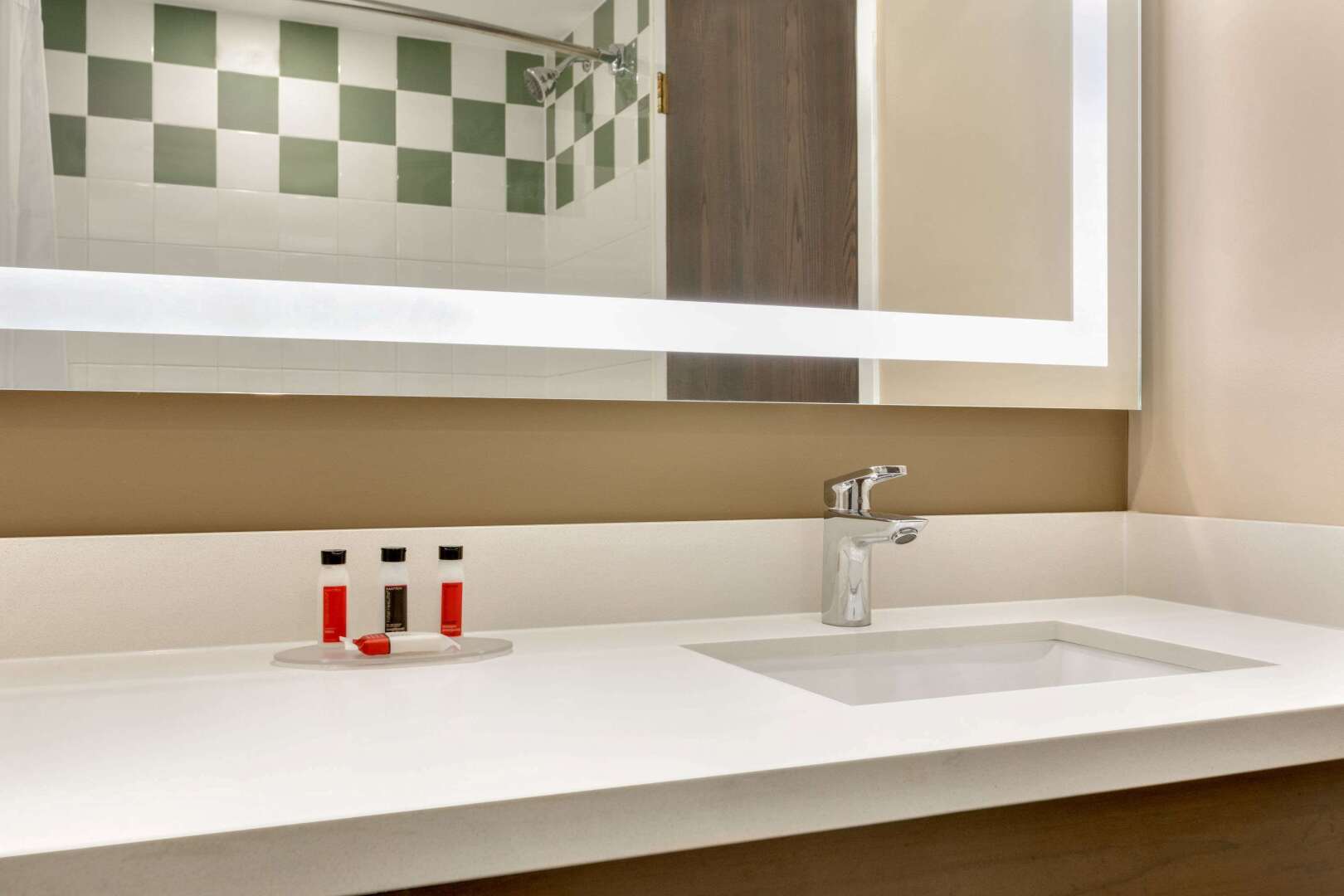 Super 8 by Wyndham Ajax/Toronto On