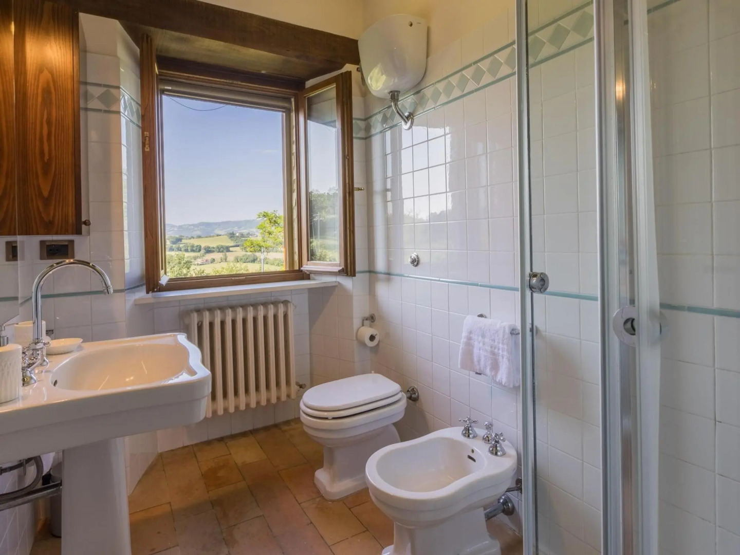 Exclusive Outdoor 2 Bubble Baths, Heated Pool, Gym