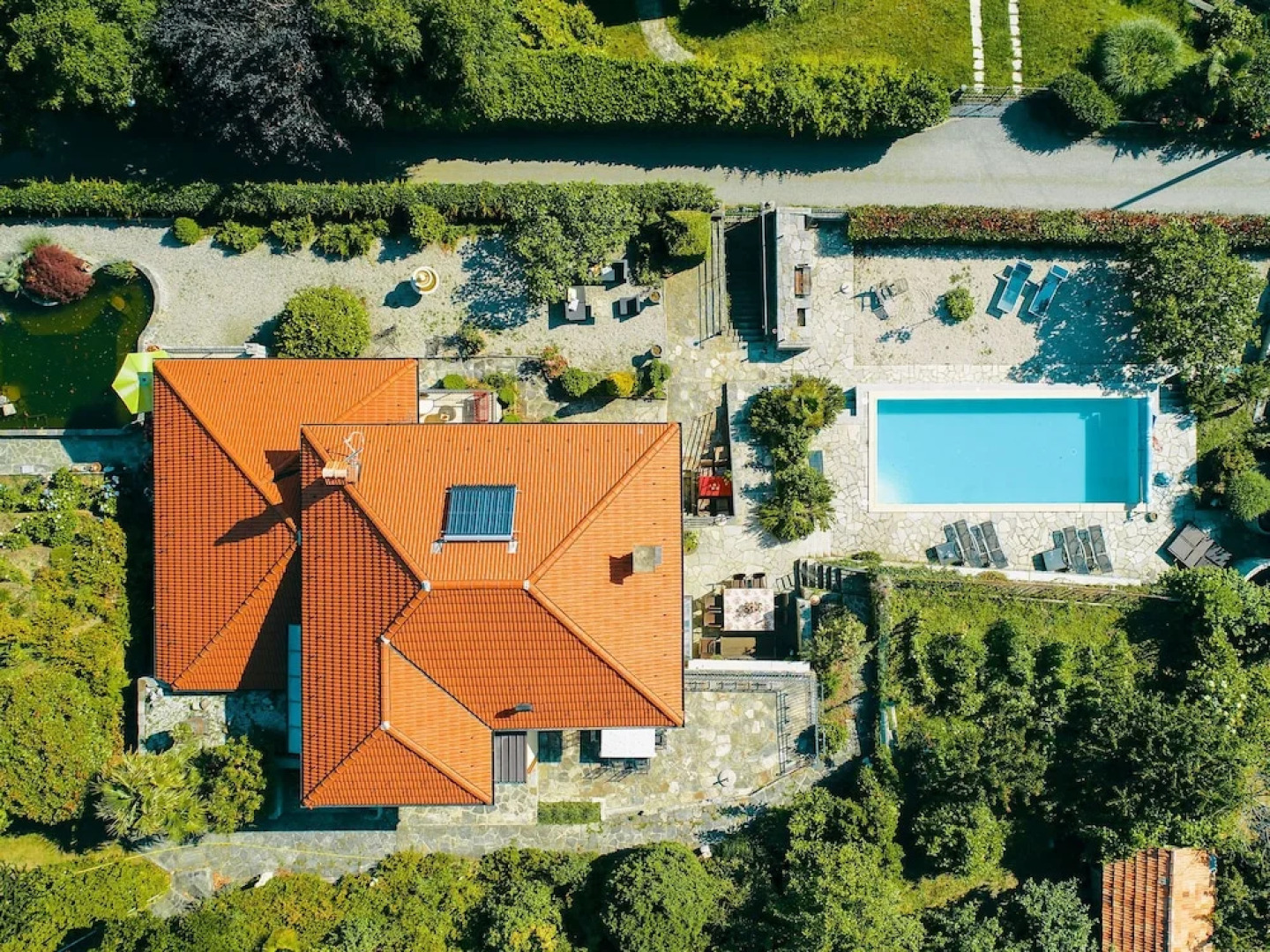 Villa With Private Pool and View of the Lake