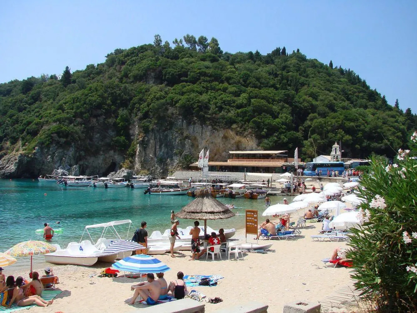 Zefiros Traditional Hotel