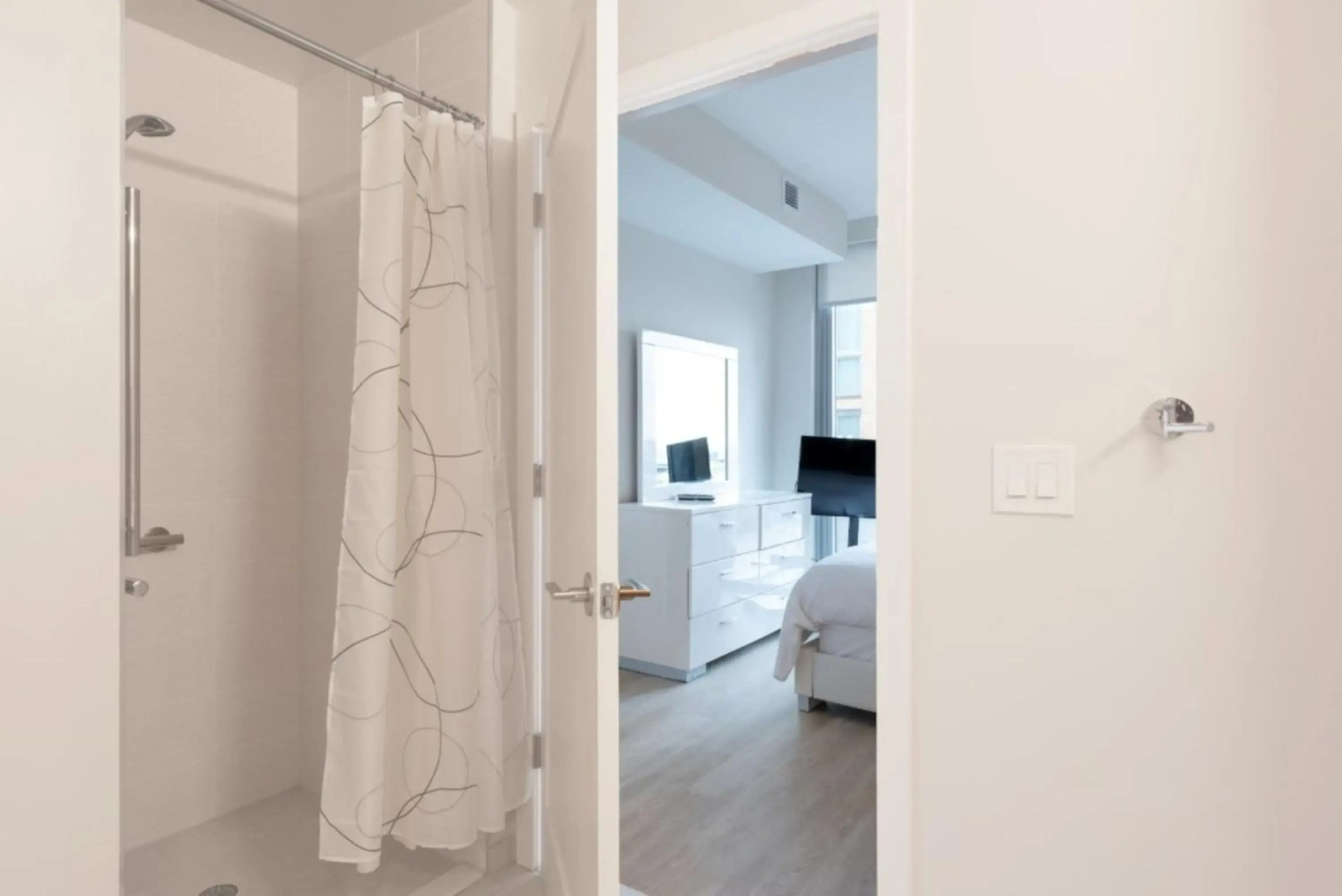 Global Luxury Suites Crystal City