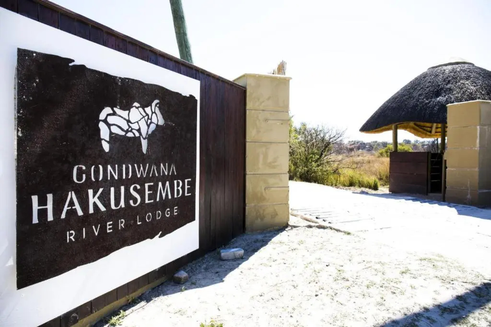 Hakusembe River Lodge