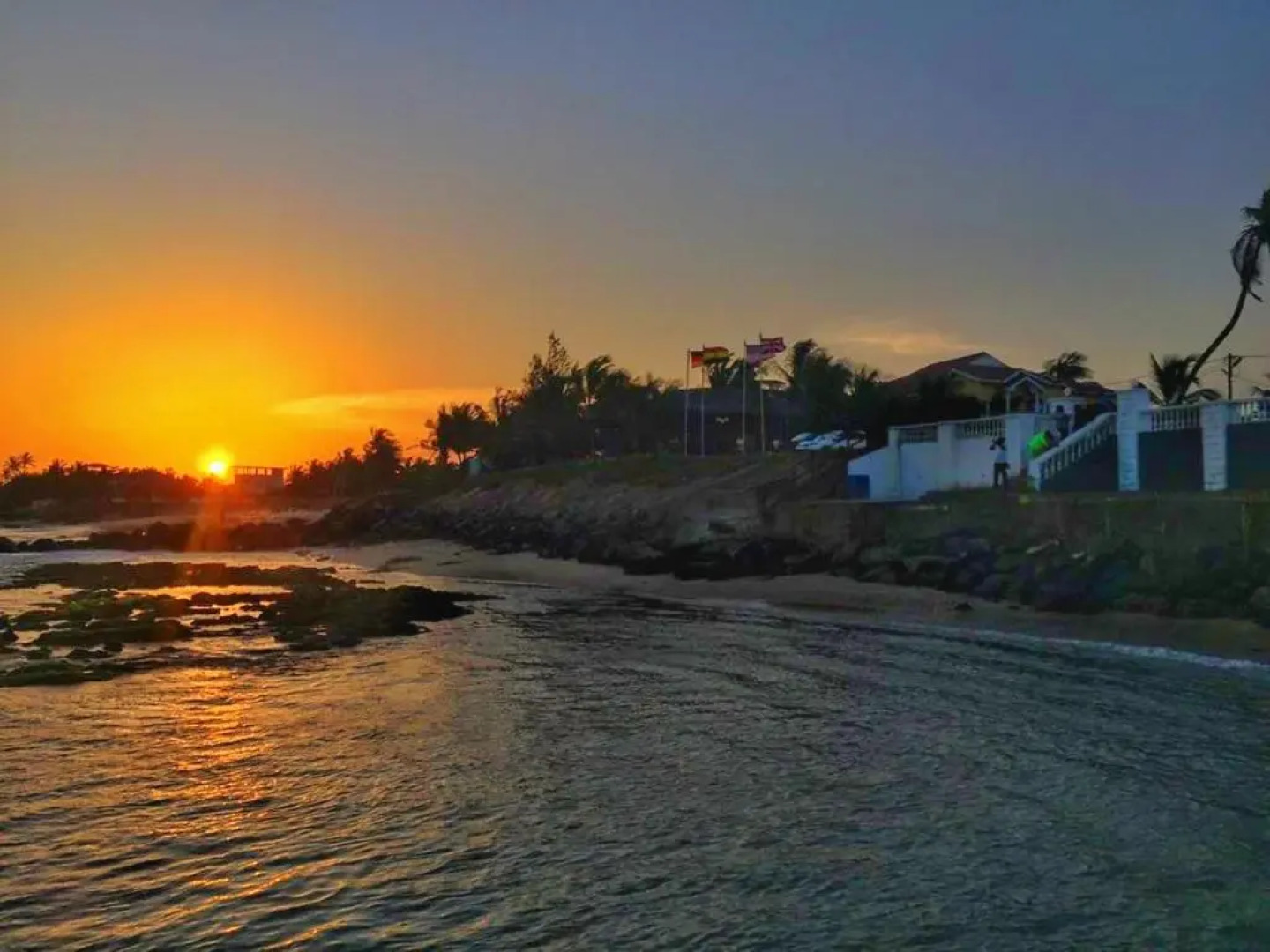 Coconut Pointe Villa & Beach Resort