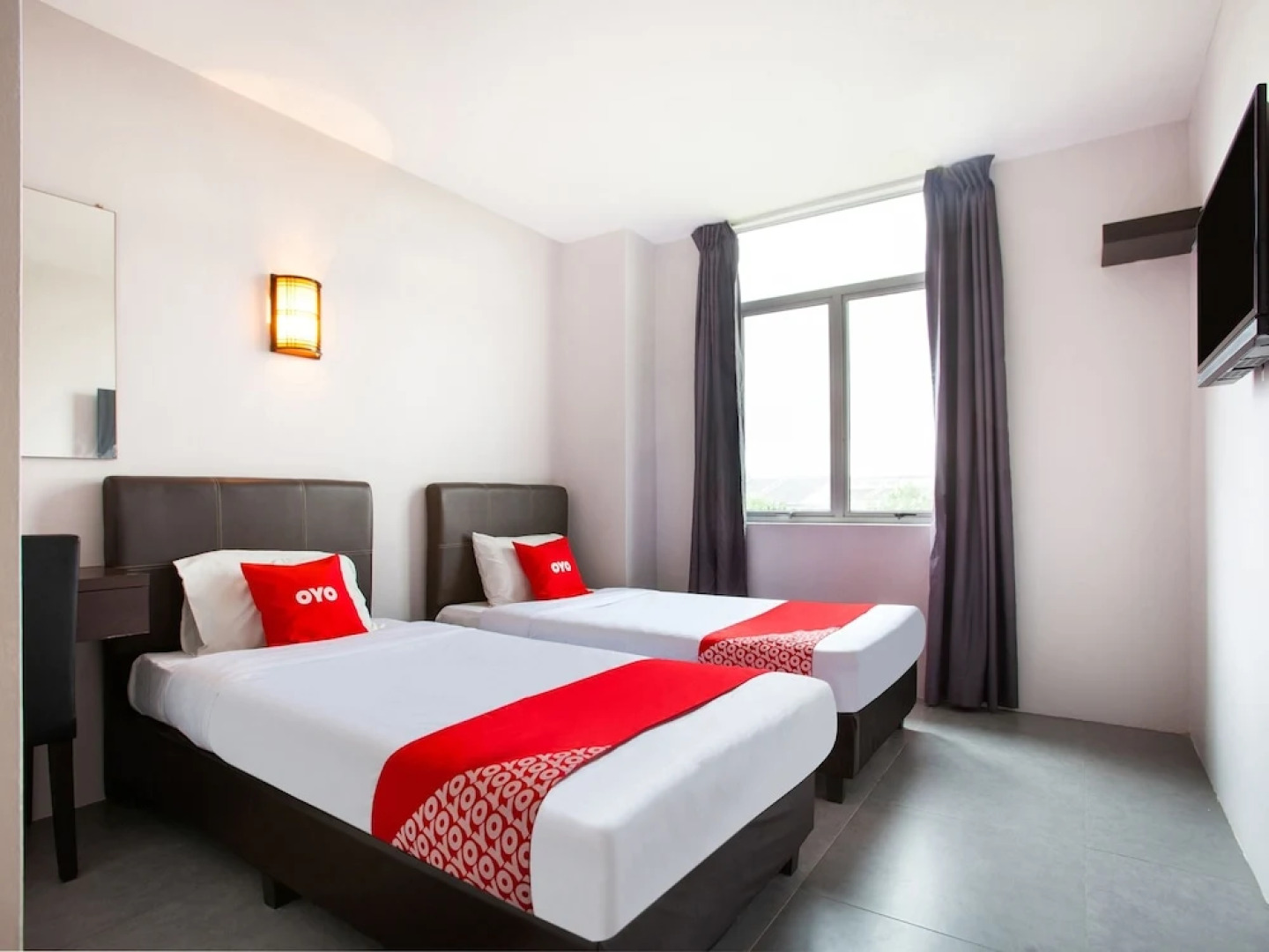 988 Hotel by OYO Rooms