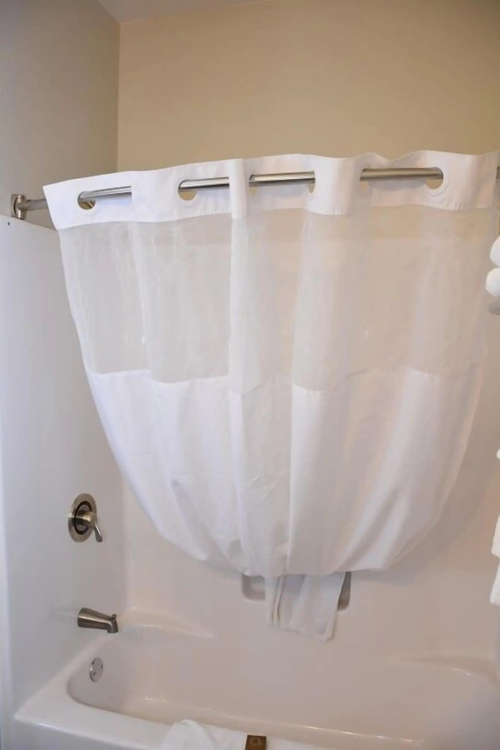 Roosevelt Inn and Suites