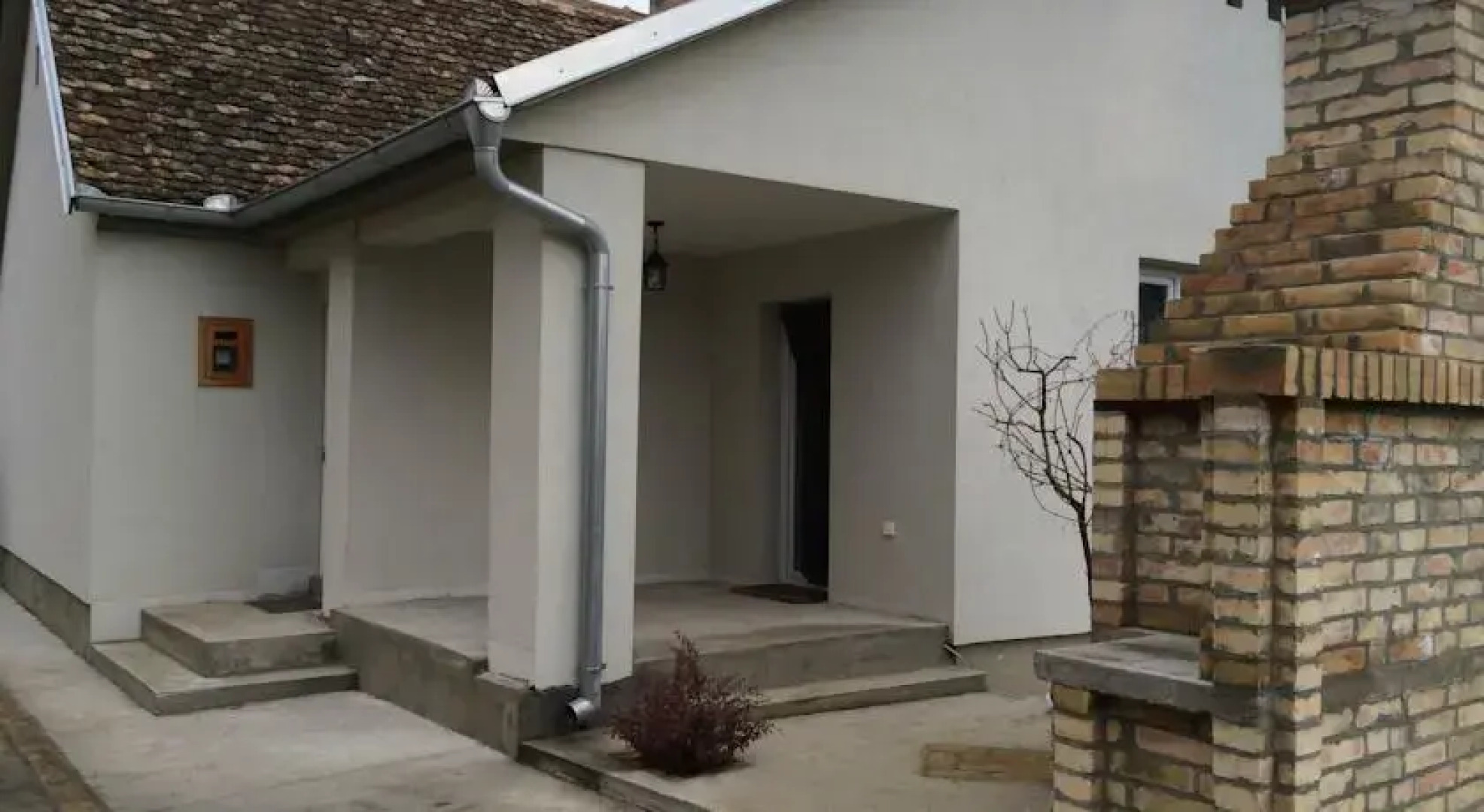 Rooms And Apartments at River