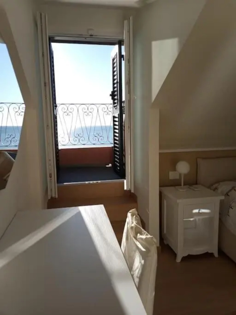 Rose Attico magnifica vista mare parcheggio privato 2 minuti dalla spiaggia