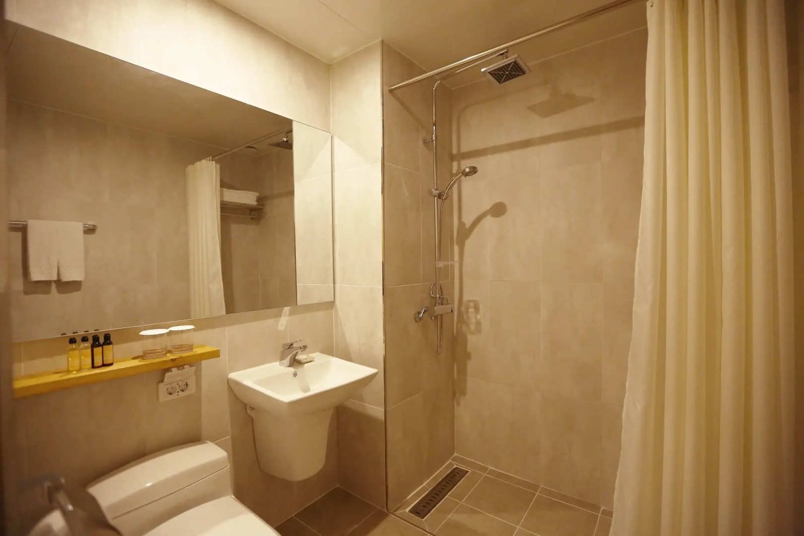 Palgong Emillia Hotel