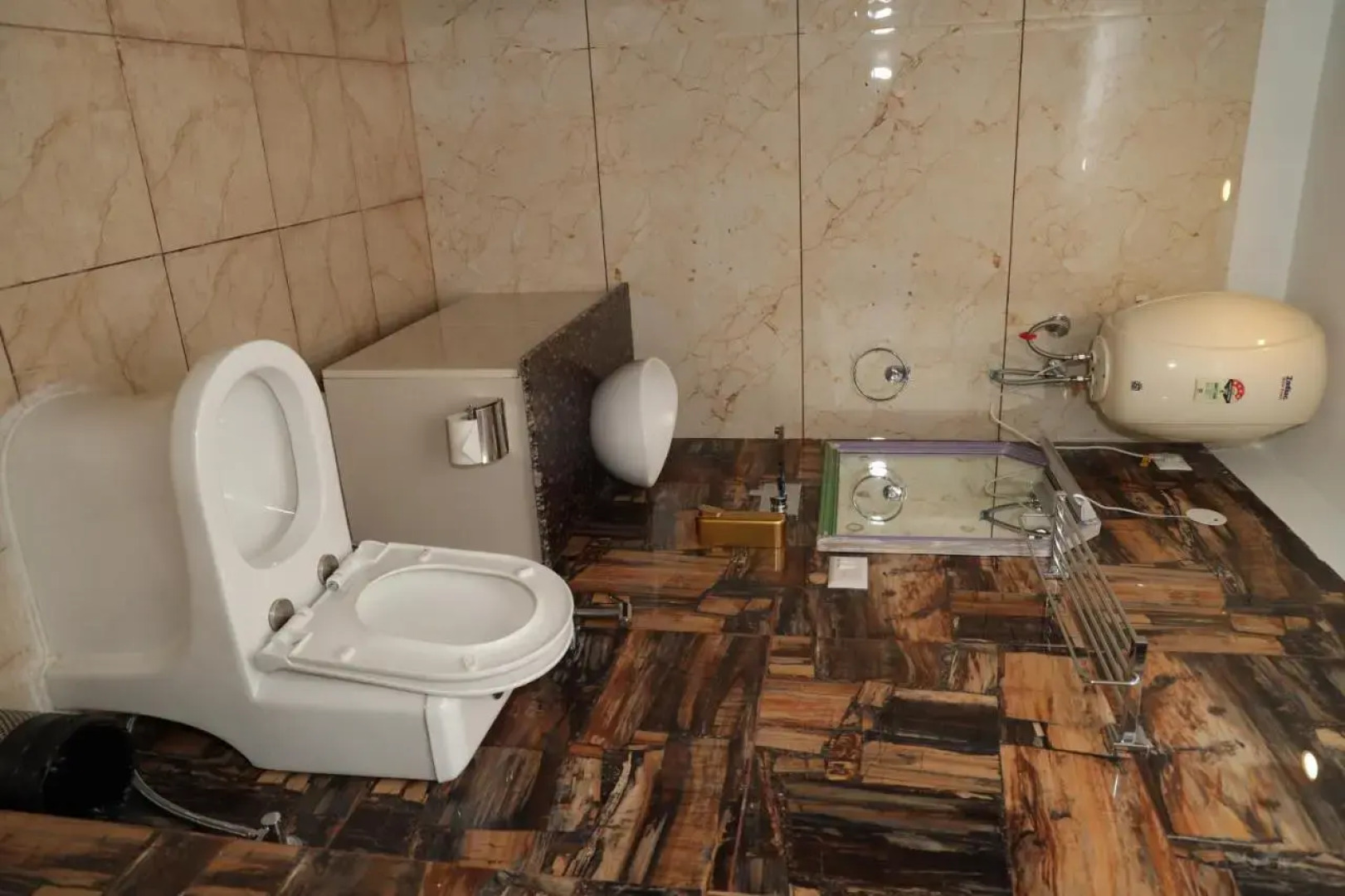 Aroha By Rishikesh - Swimming Pool & Spa