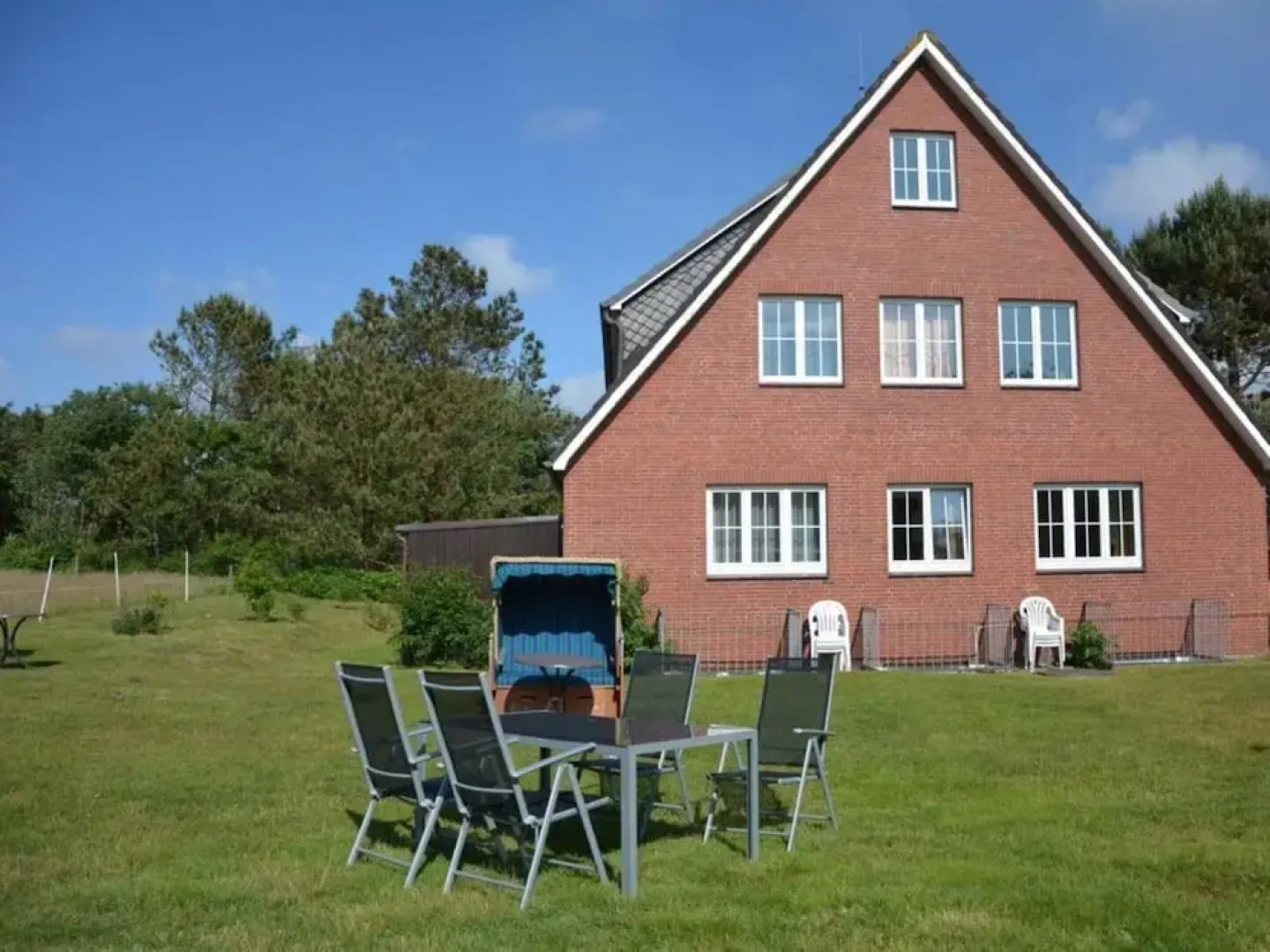 3 in Haus Pax Modern Retreat