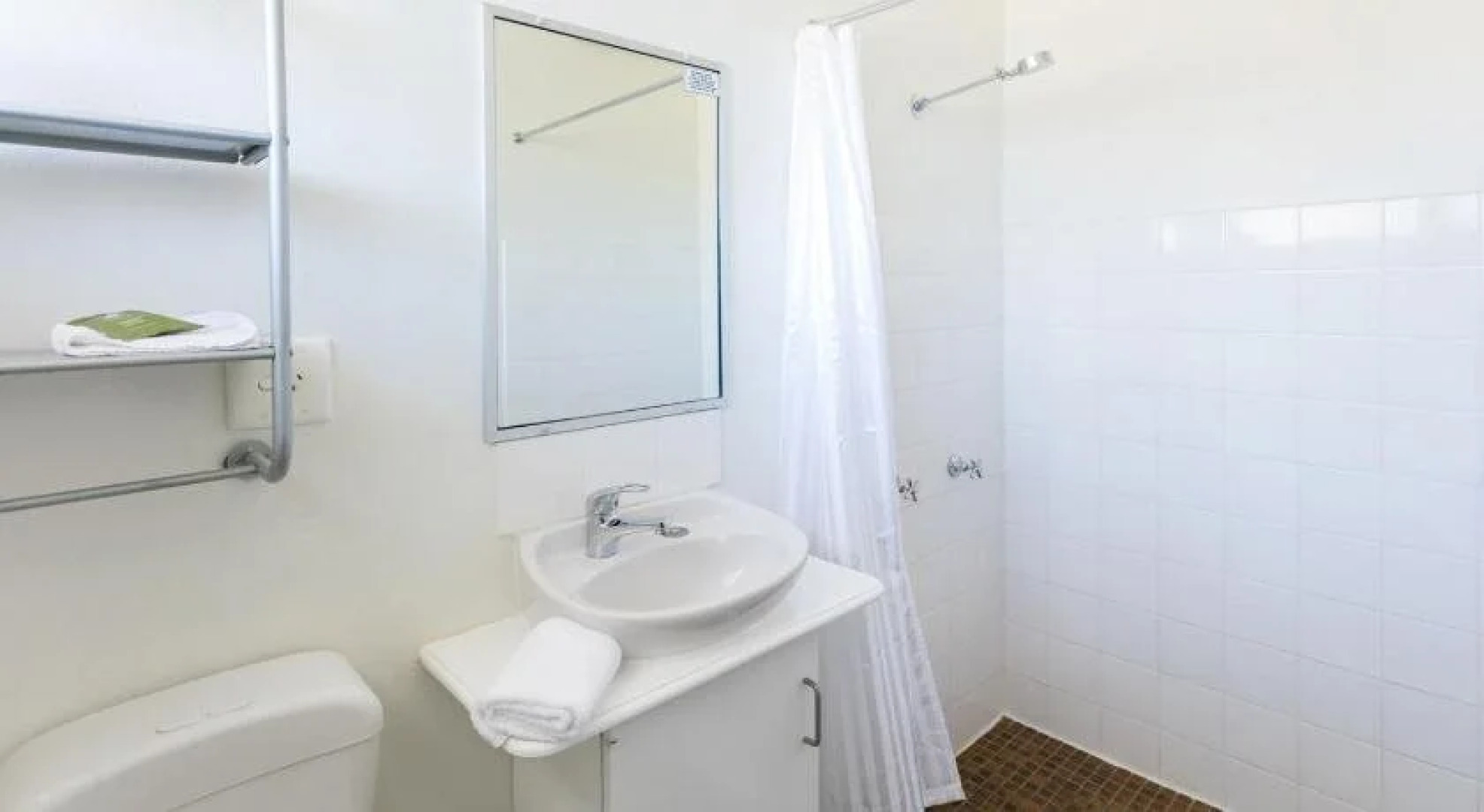 Summer East Serviced Apartments