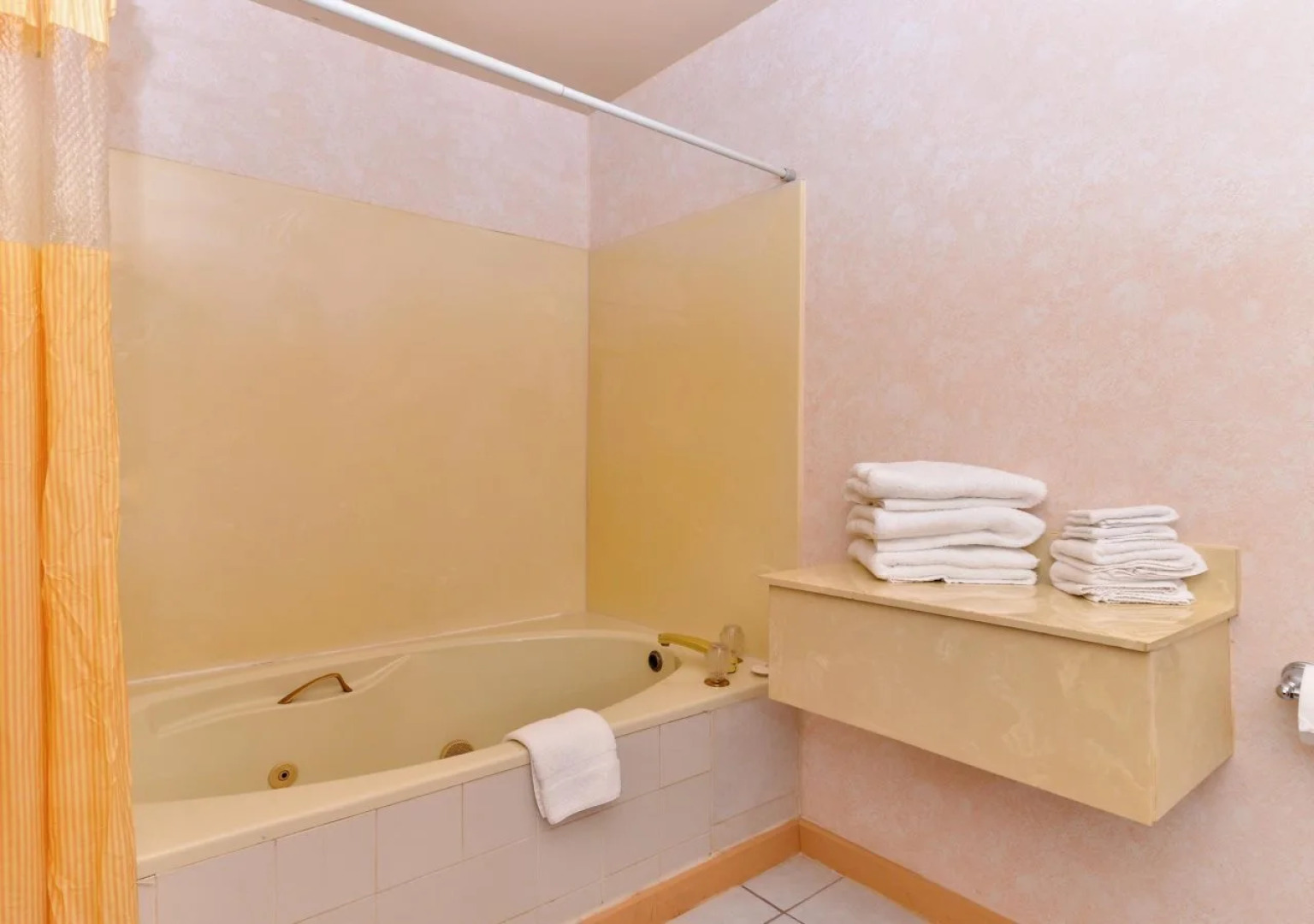 Howard Johnson Inn Trenton