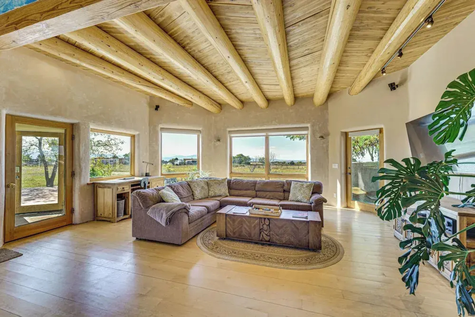 10 Mi to Taos Ski Valley: Mtn-view Duplex w/ Deck!