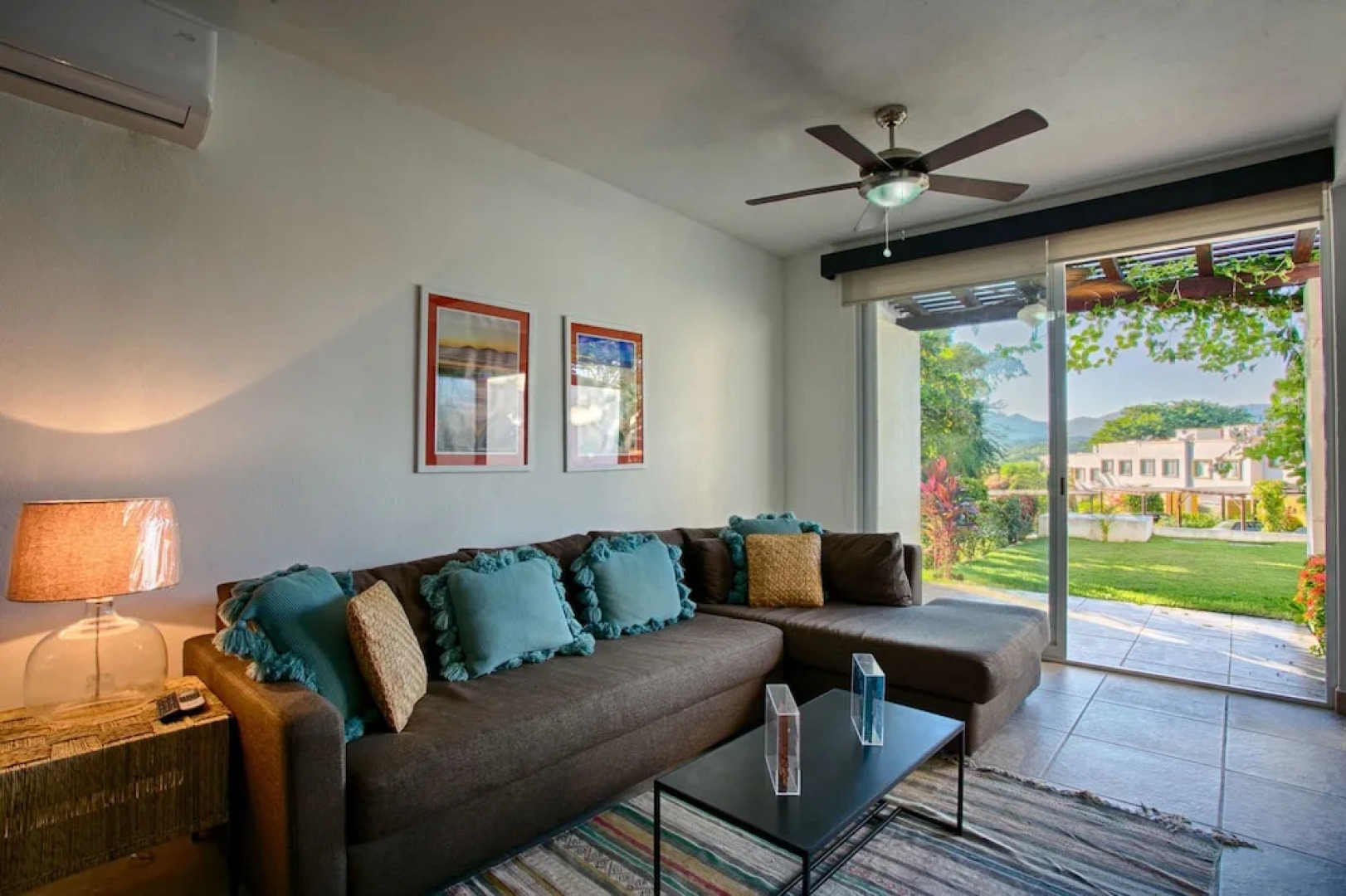 Los Amores 12 3 BR by Casago