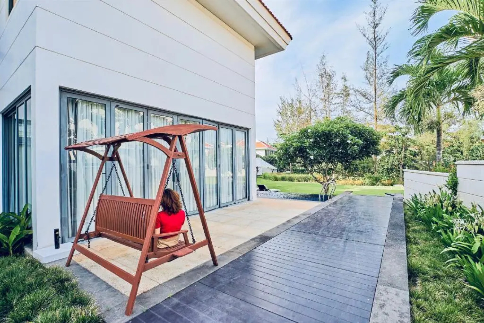 EmblemSea Luxury Villas few steps to the Danang beach