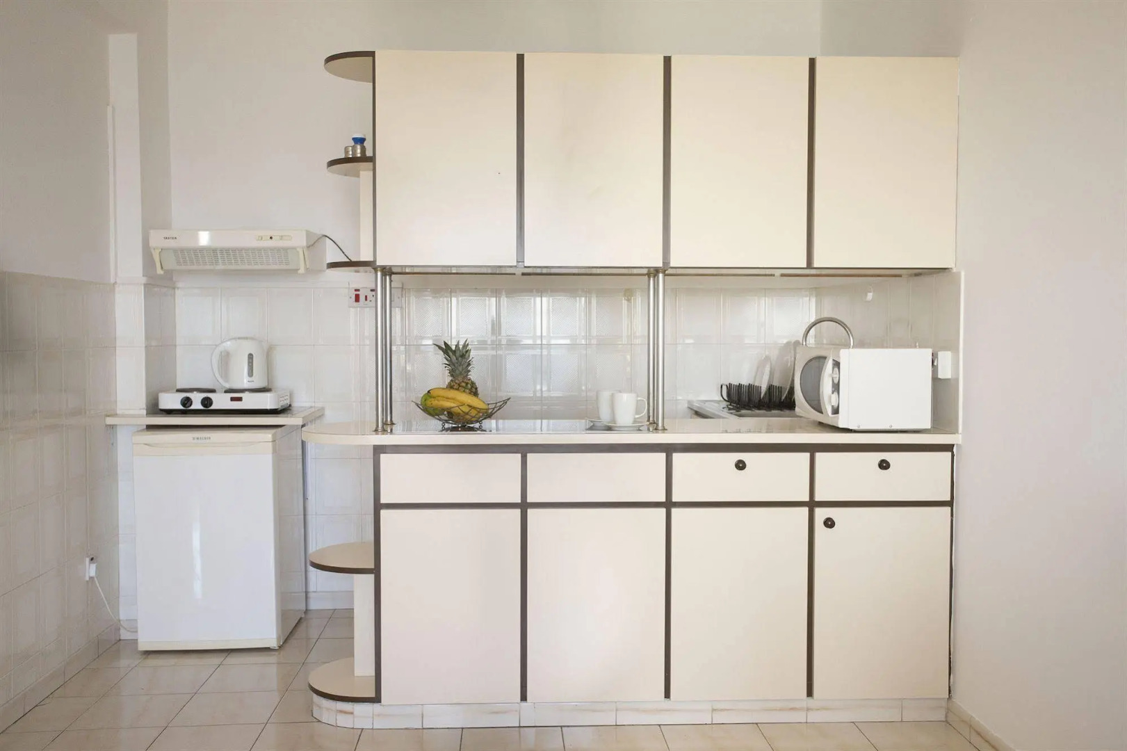 Pigeon Beach Hotel Apartments