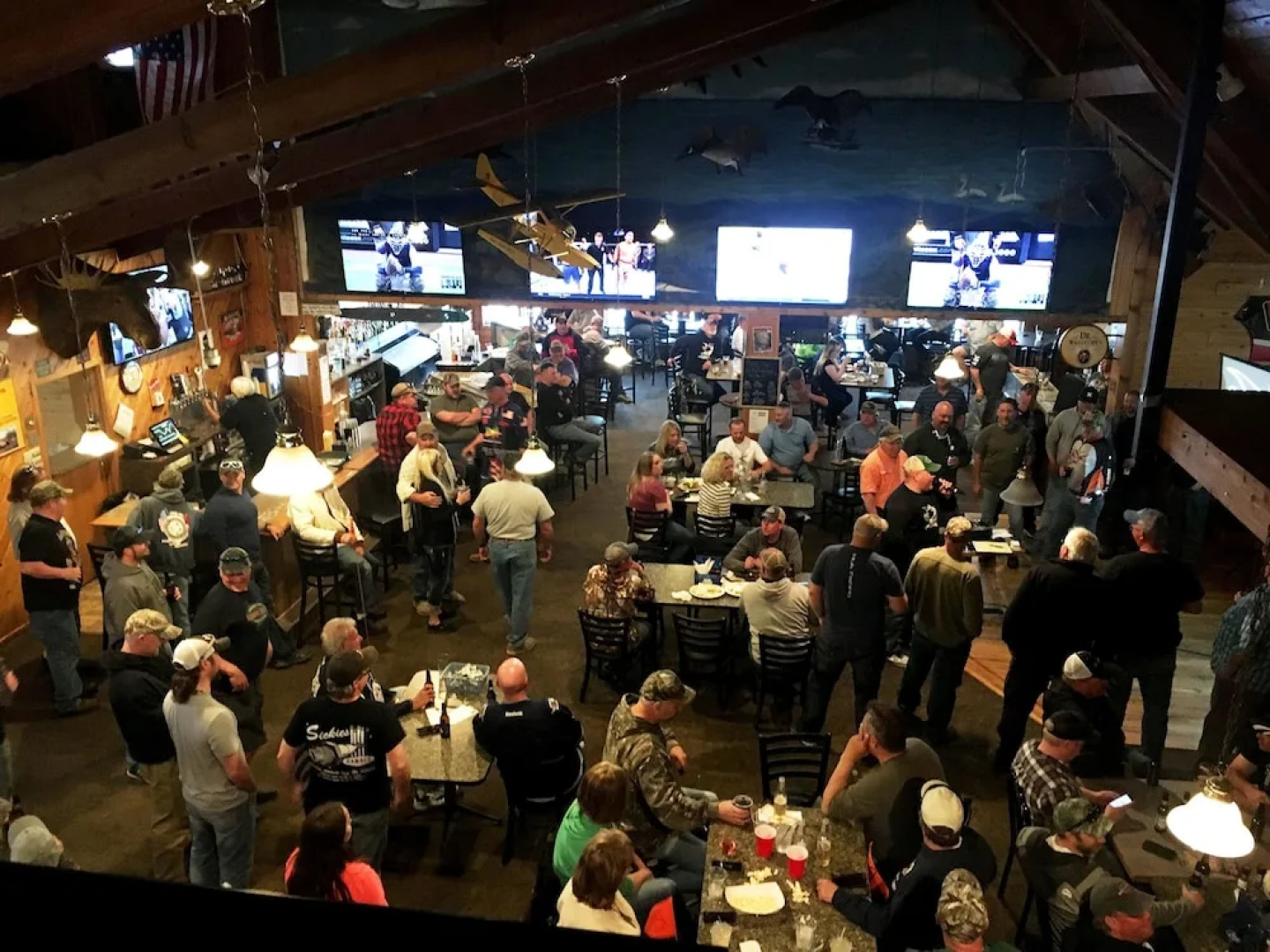 Sportsman's Lodge