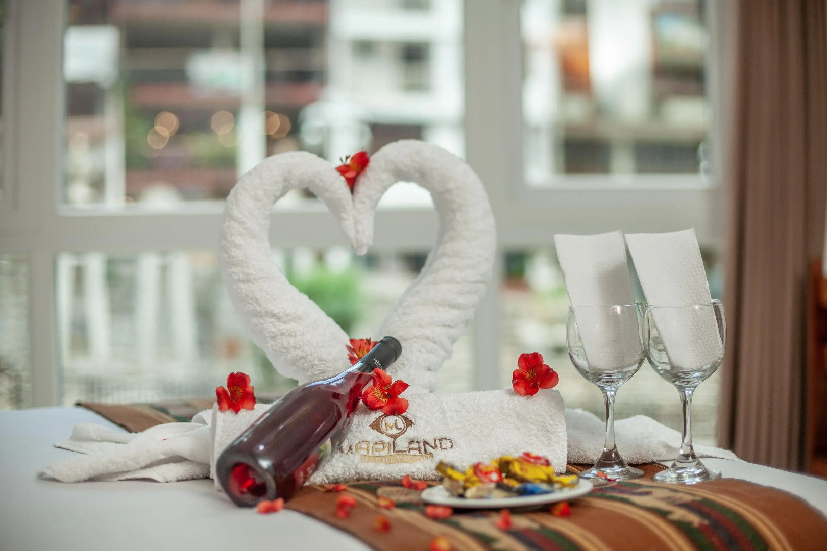 MAPILAND-Hotel Boutique. a unos pasos de la estación de tren y de autobus. Con vista al río y a las montañas