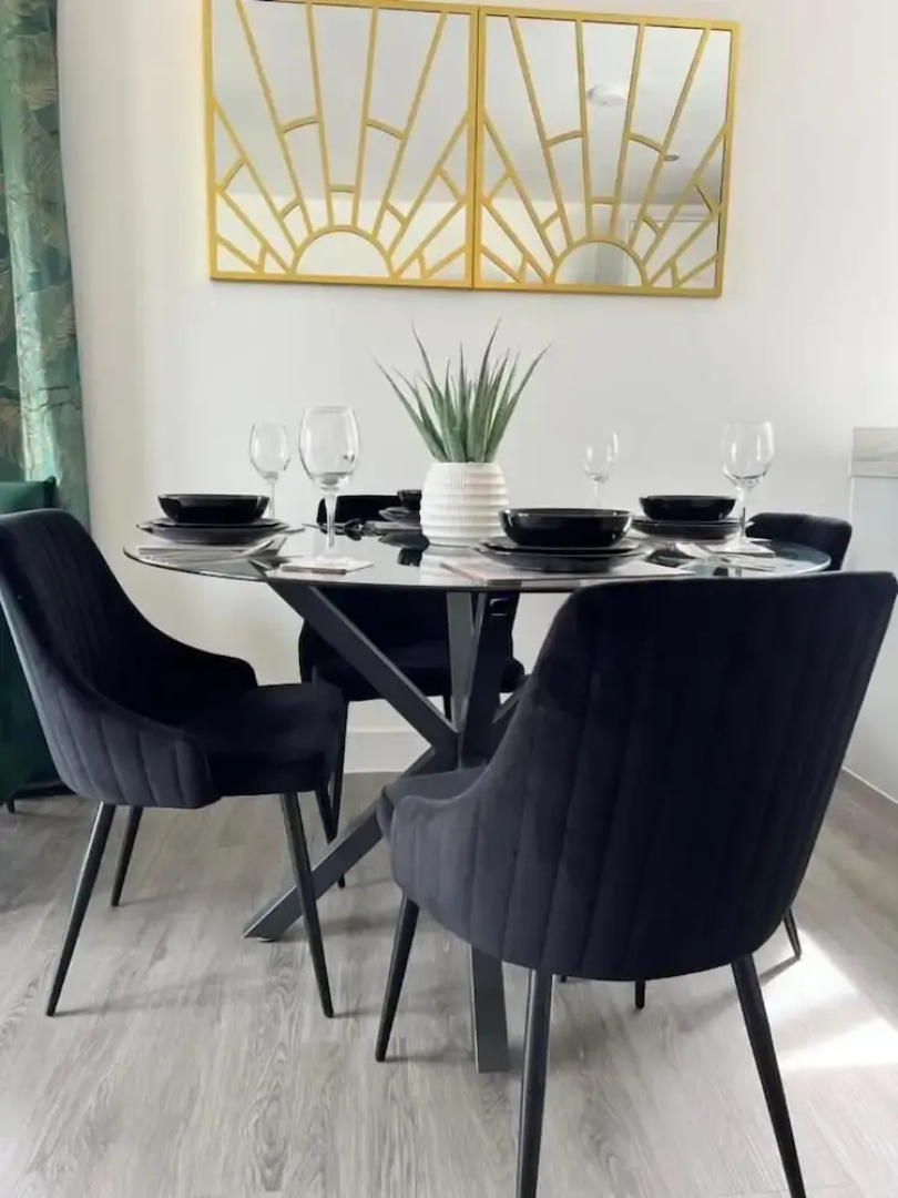Modern 2 Bedroom Apartment