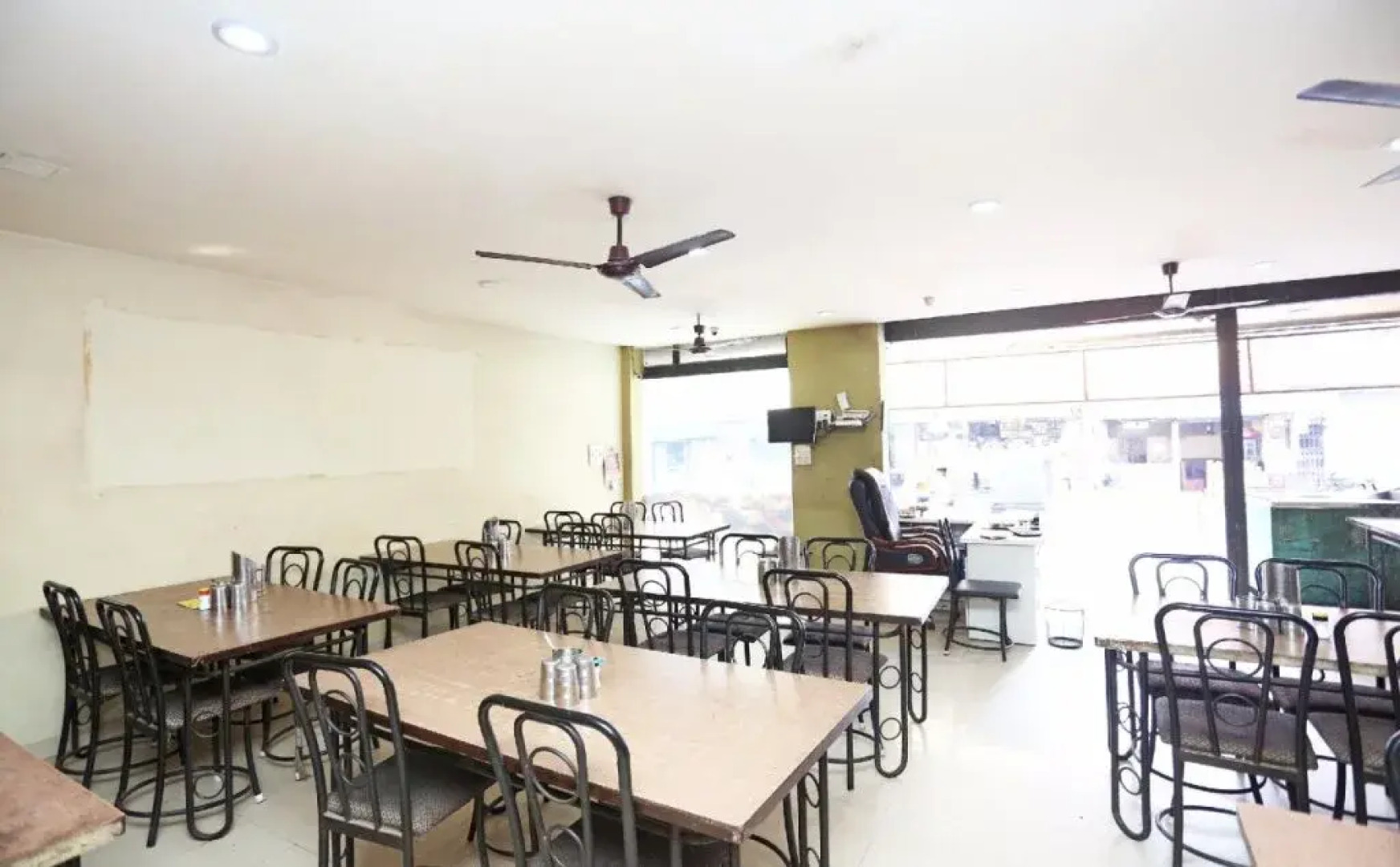 Hotel Sunrise by OYO Rooms