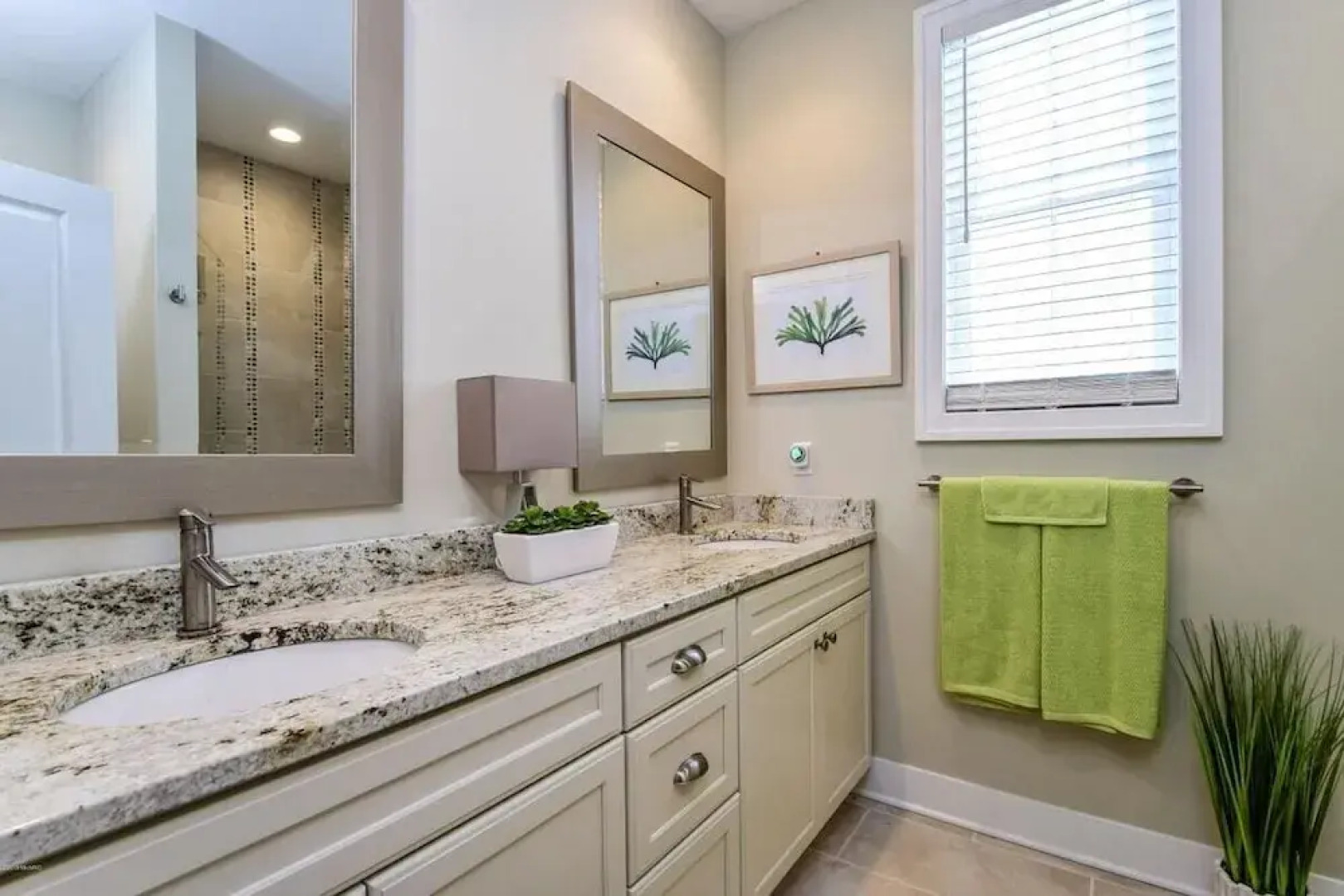 Third Coast Hideaway - Saugatuck - Douglas Downtown Area - Spacious & Spotless