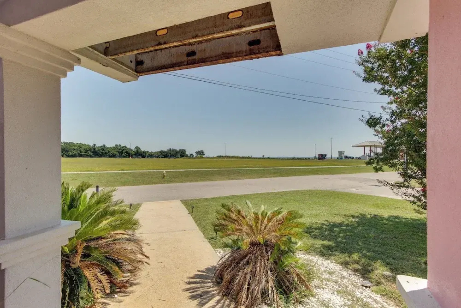 Walk to Beach: Unique Family Gem in Pass Christian