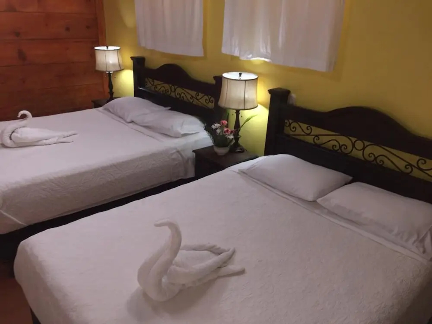 Cabanas De Tzununa