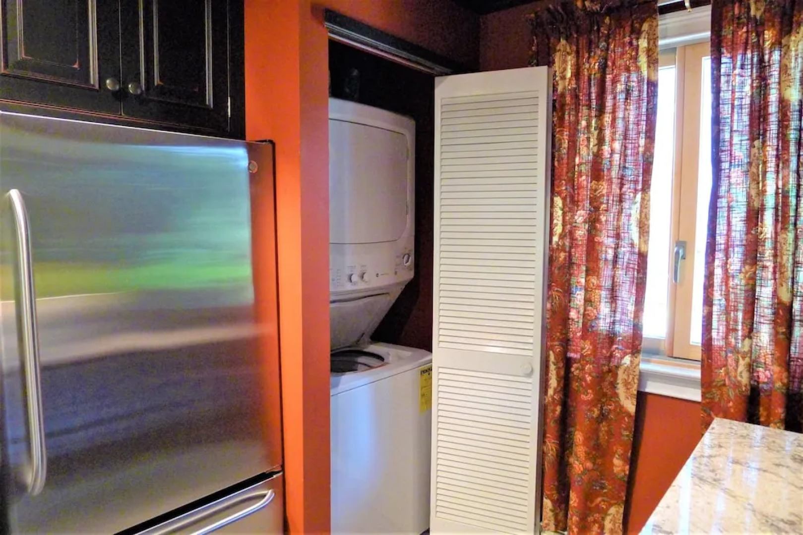 112 Chilton - 2 Bedroom Condo