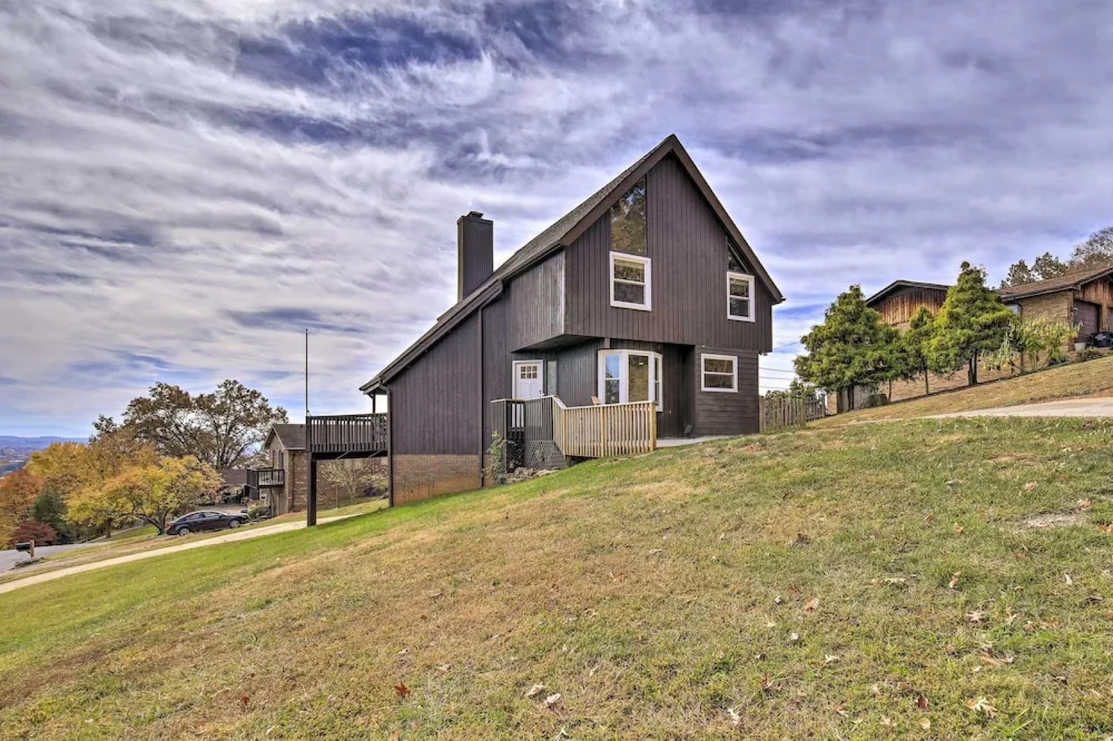 Updated Kingsport Home w/ Deck + Mtn Views!