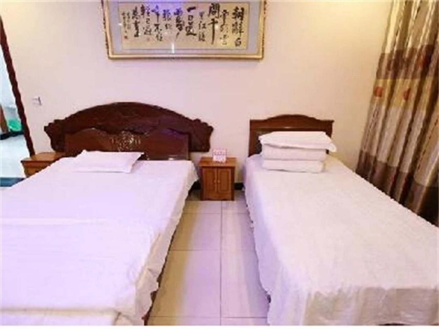 Anxian zhaozhuang Luofushan Huacheng Hotel