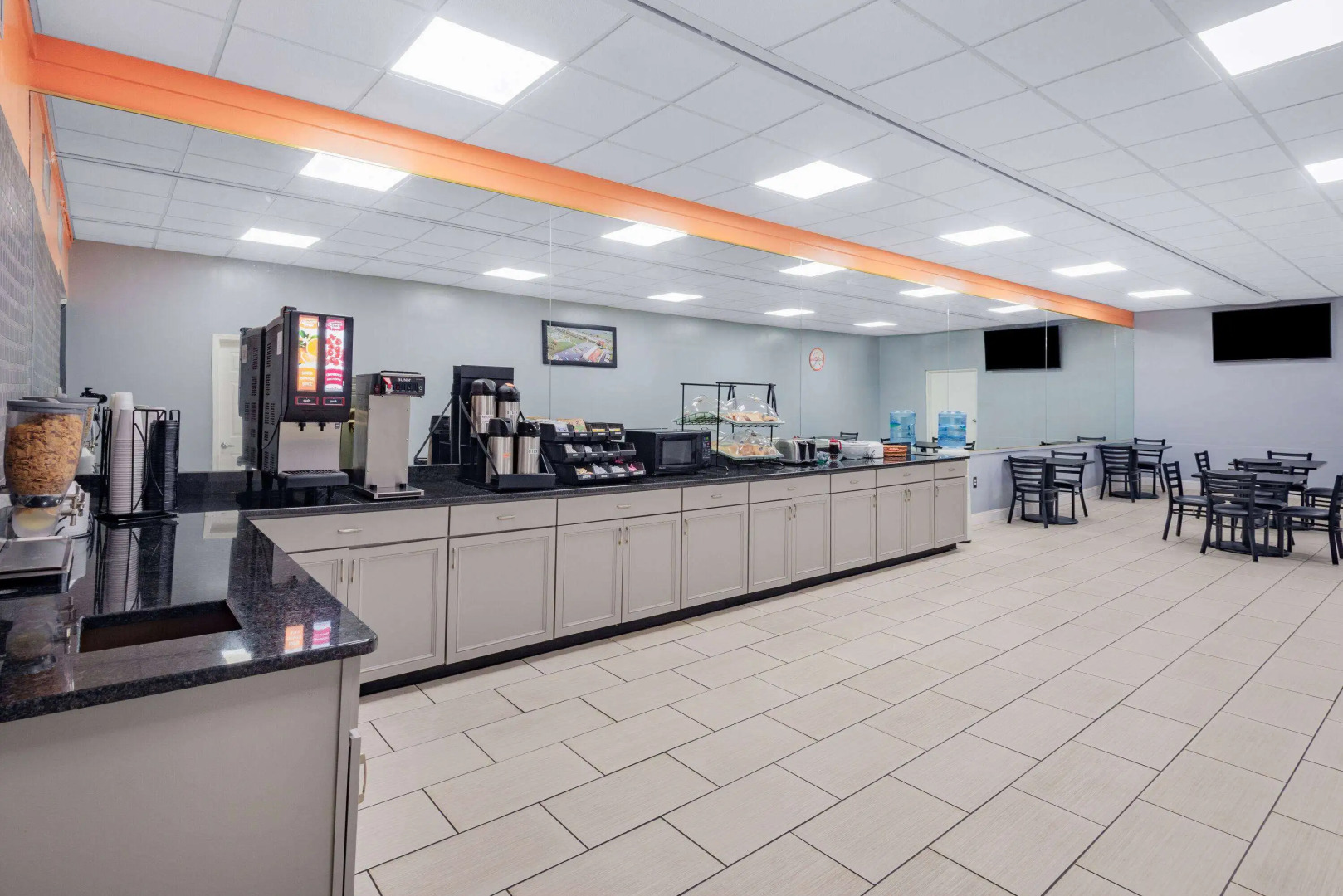 Howard Johnson by Wyndham Staunton