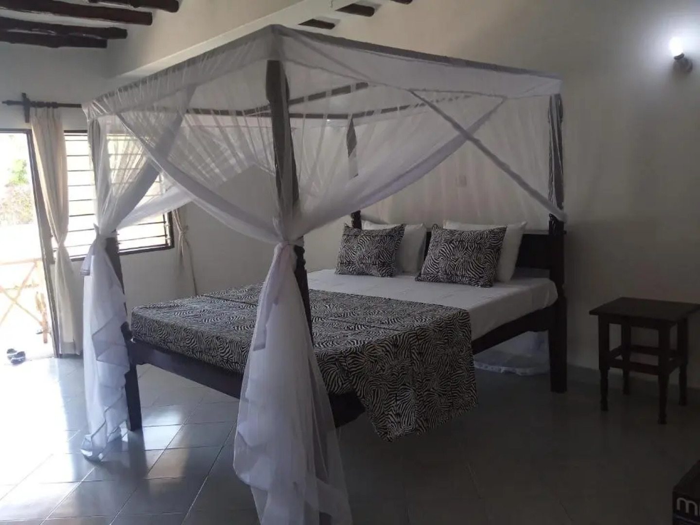 Queen K Cottages At Chrystal Homes