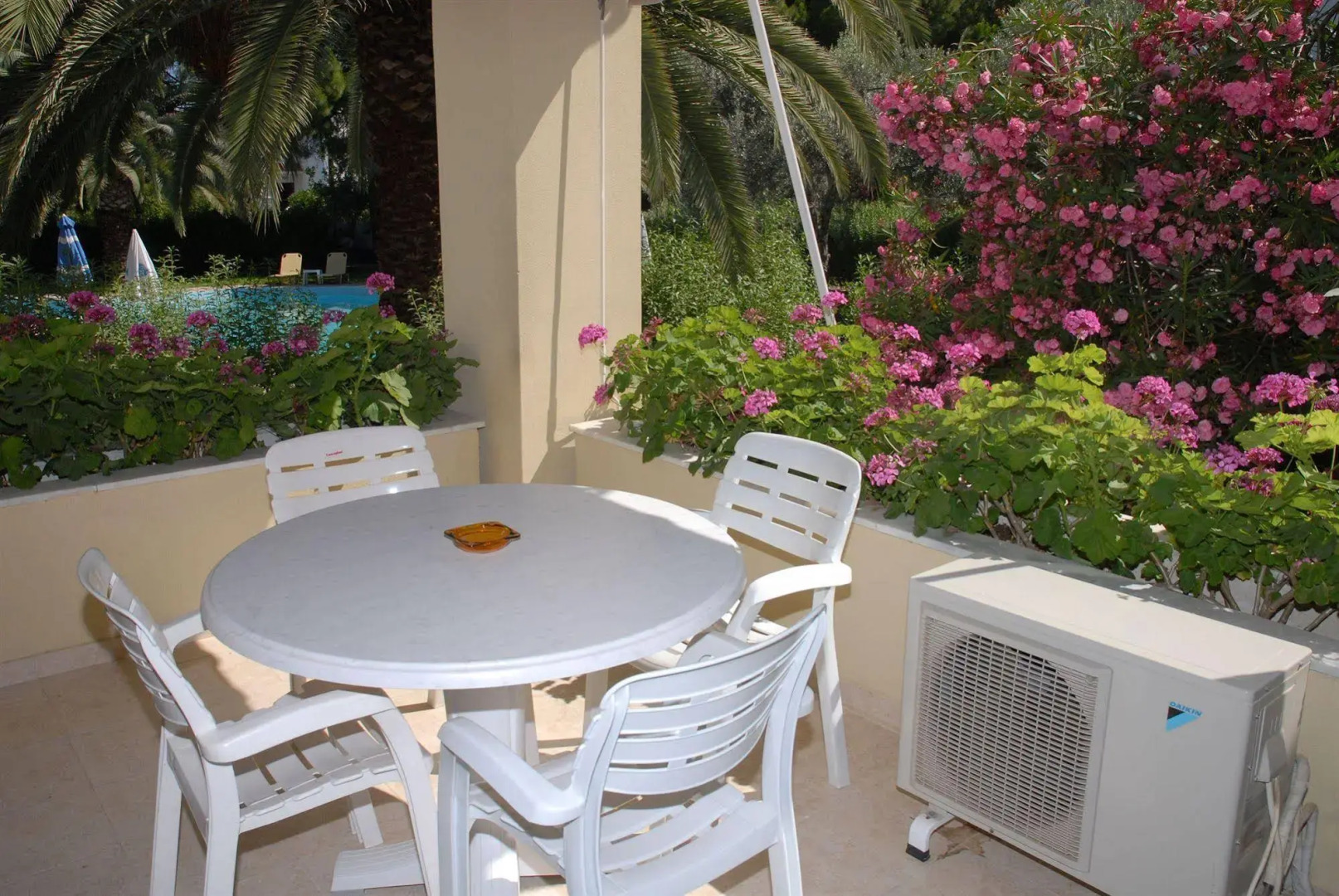 Niki Hotel Apartments