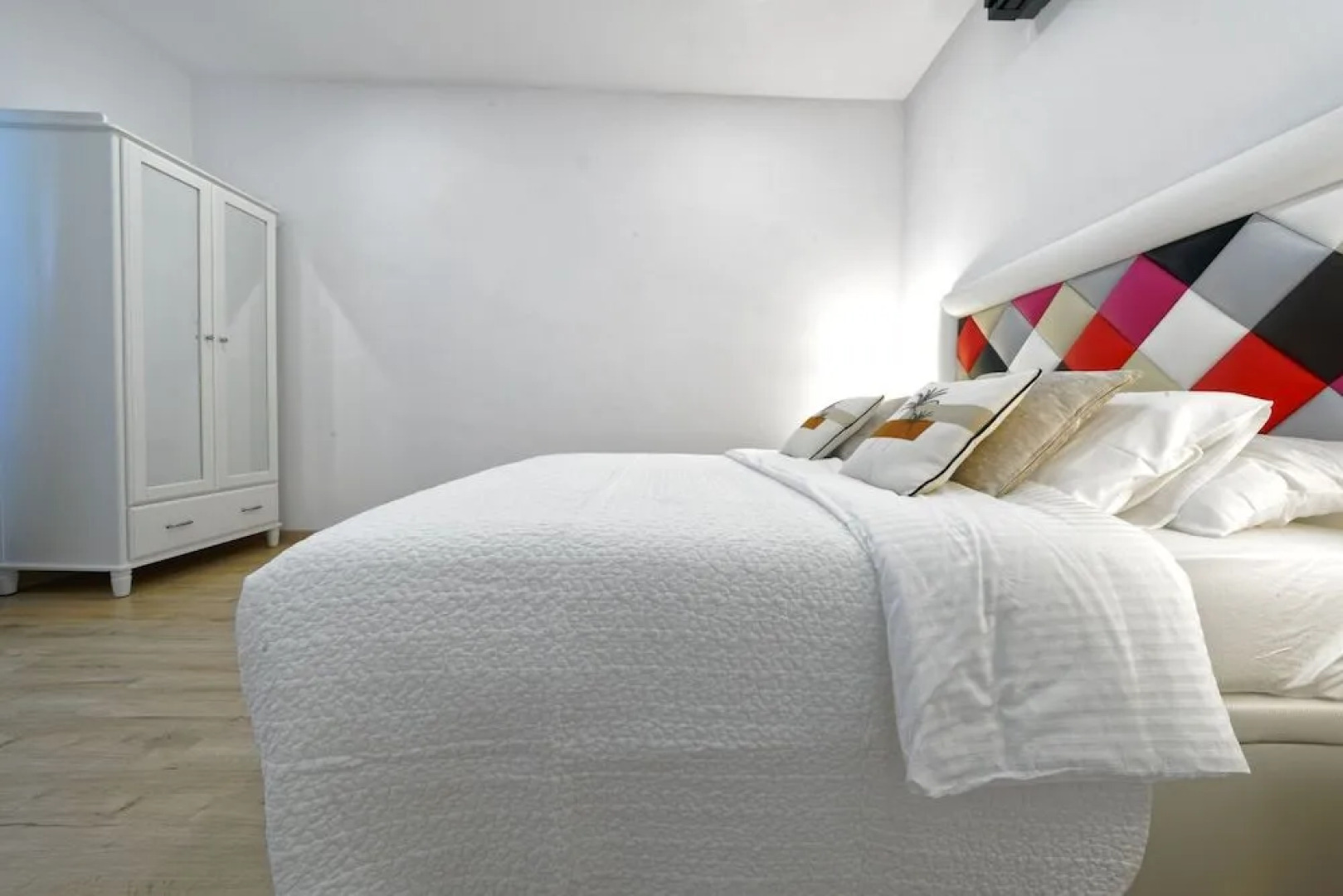 CASA VERDE Comfortable Air-Conditioned