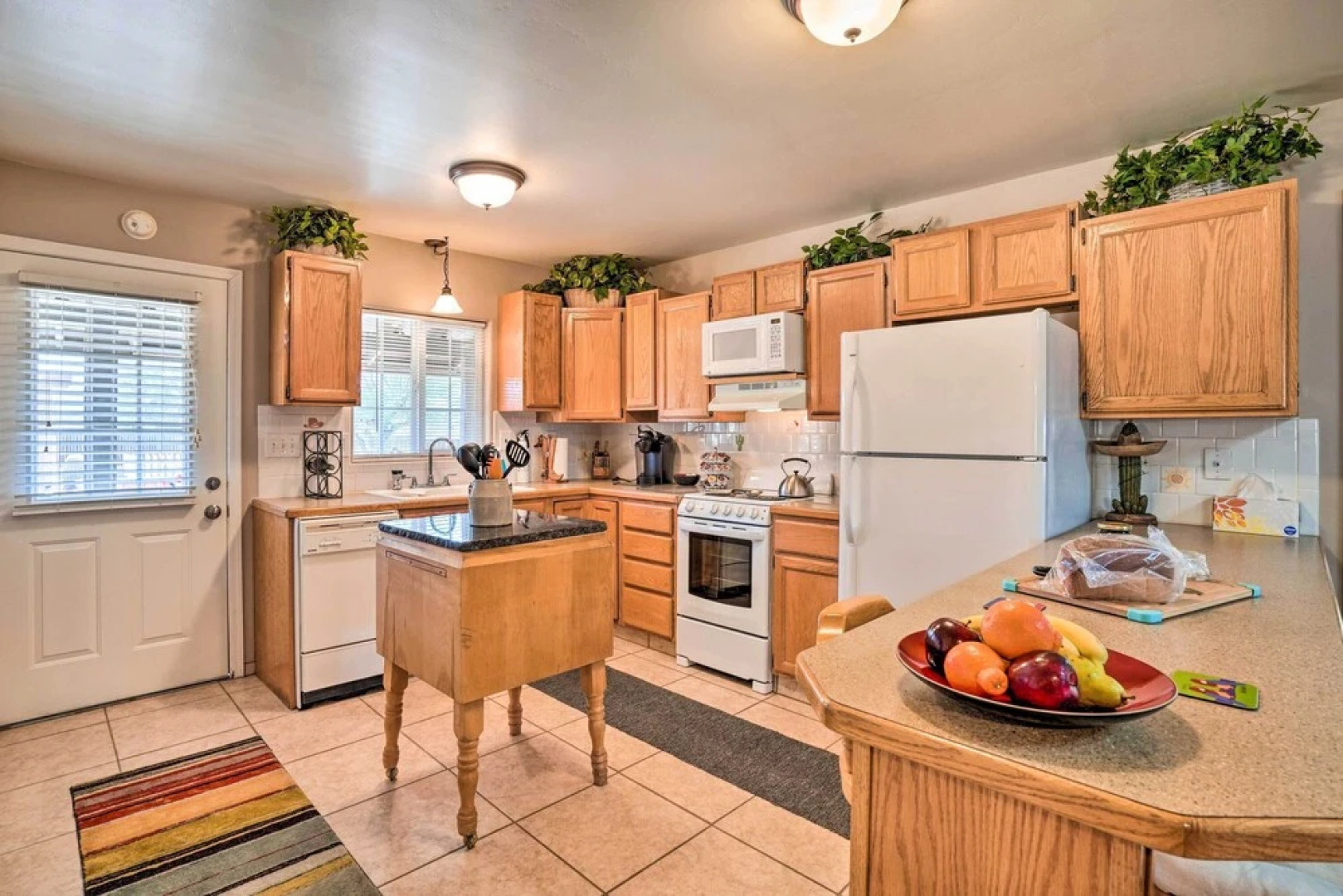 Western-style Phoenix Home: 15 Mi to Lake Pleasant