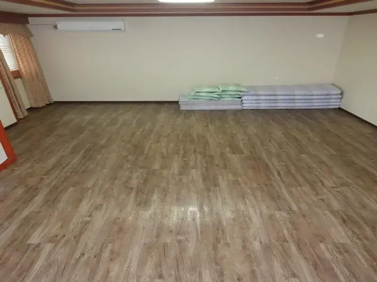 Baekje Tourist Hotel