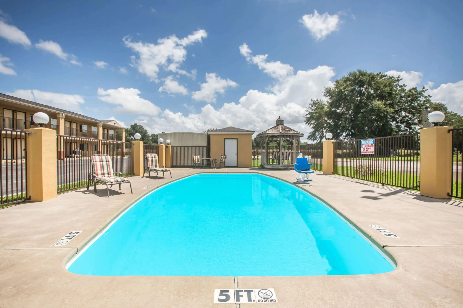 Days Inn by Wyndham Tallulah