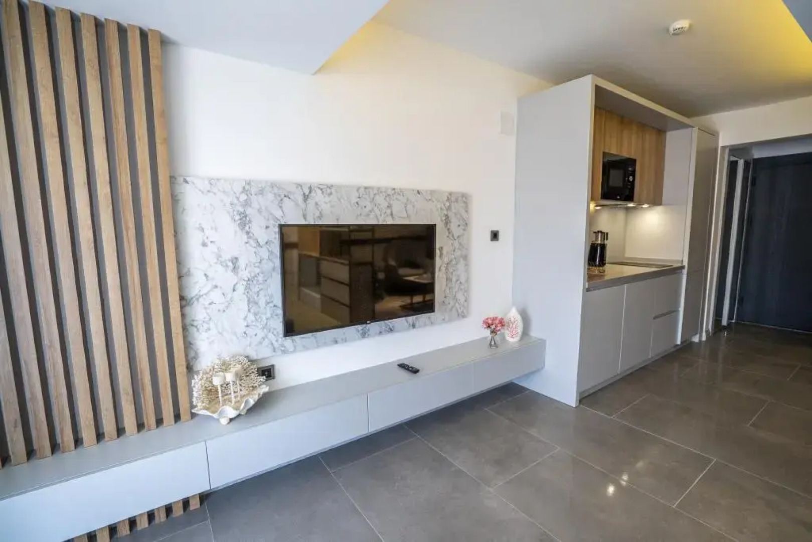 Ayayorgi̇ Homes & Hotels